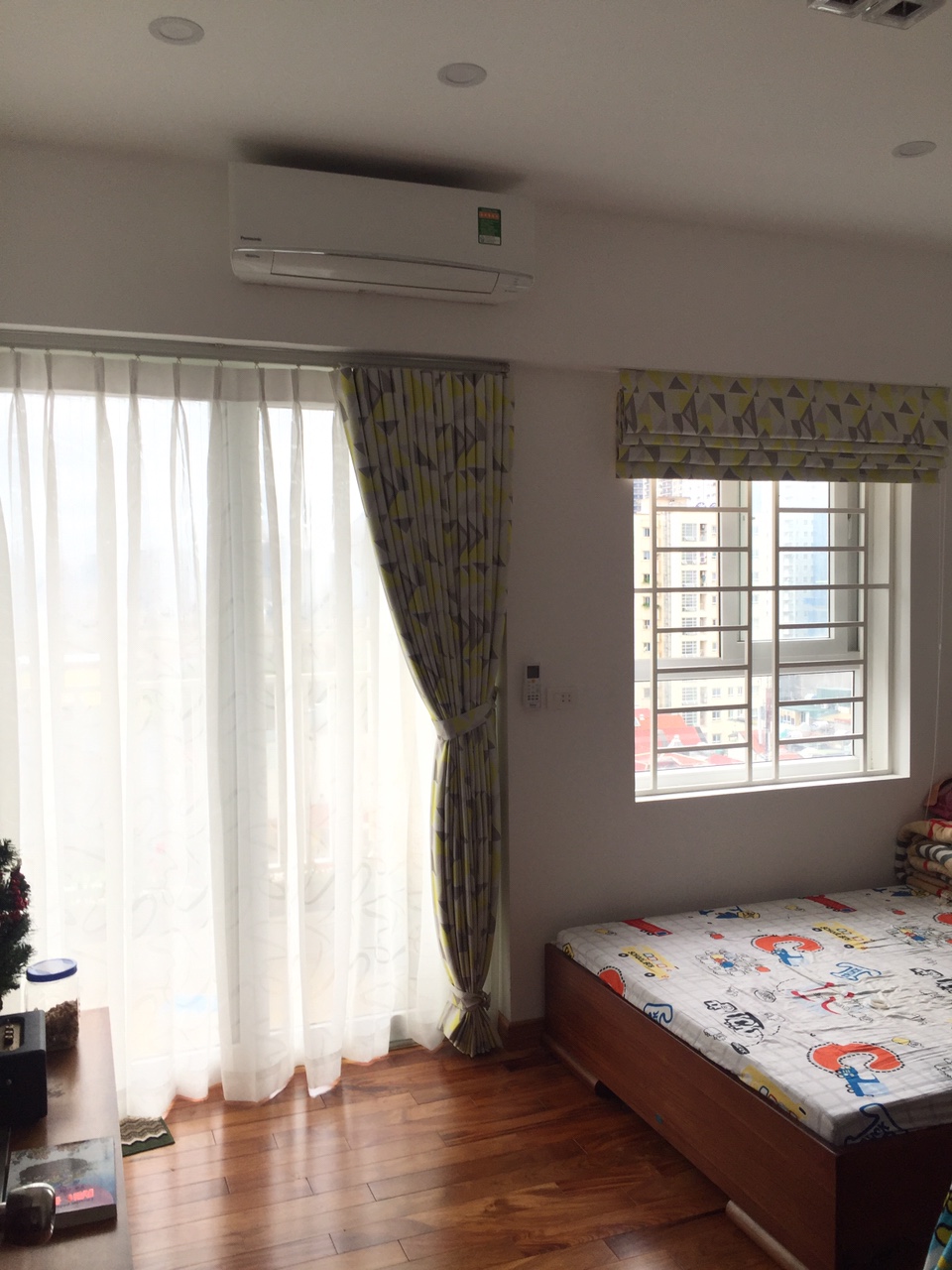 rèm cửa một màu cho căn hộ chung cư cao cấp tại quận 9
