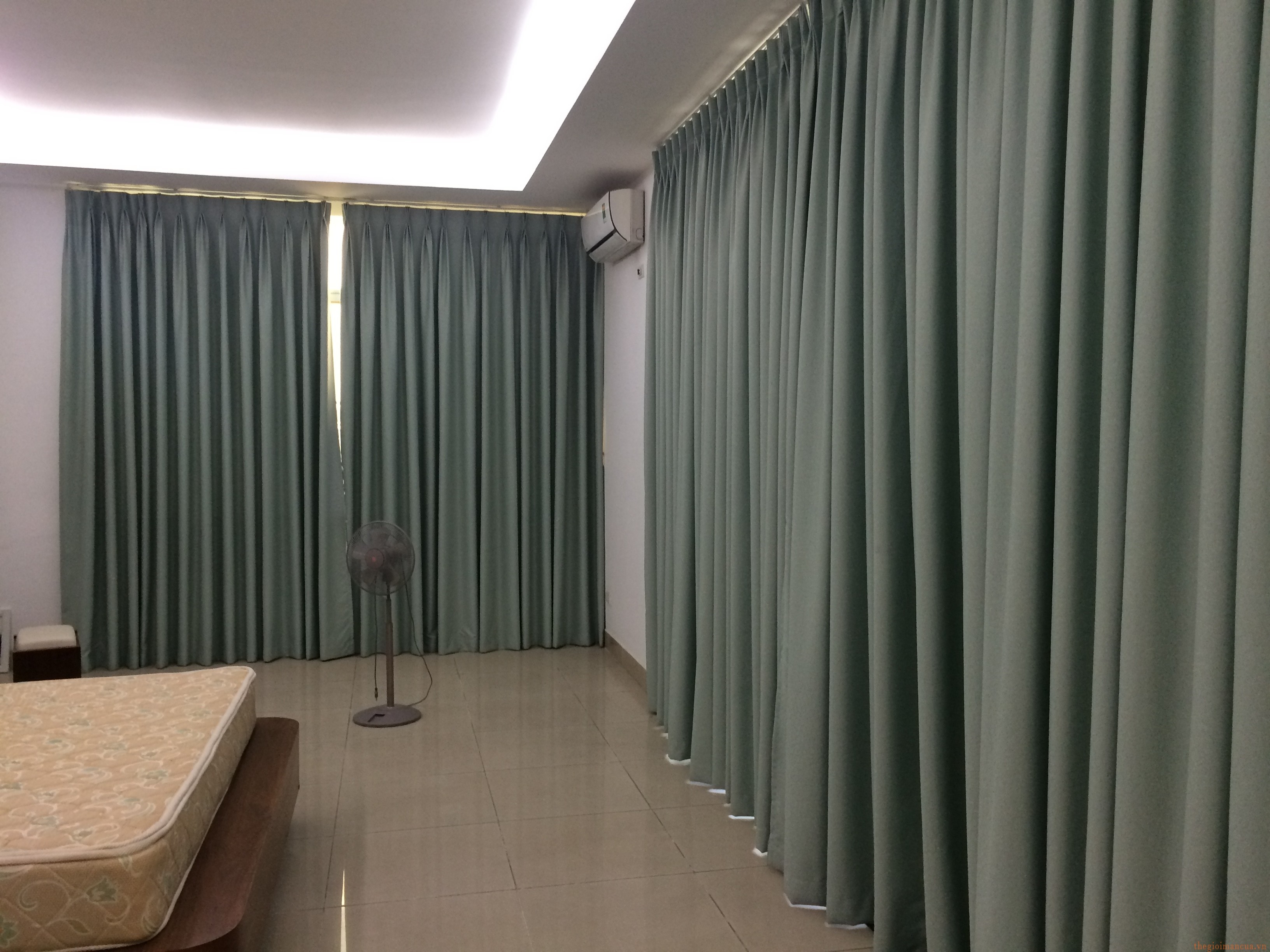 Rèm vải xám màu