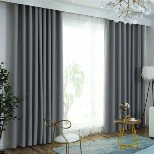Rèm vải một màu đơn giản cho căn nhà