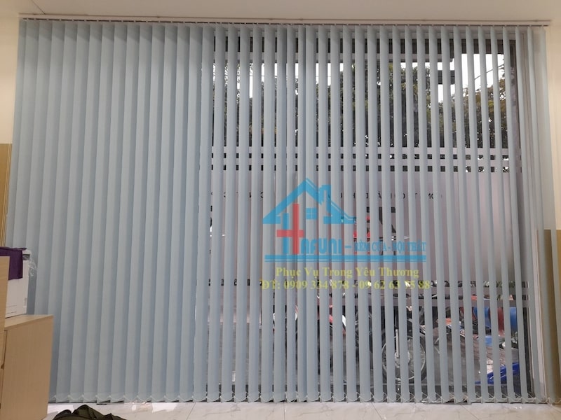 rèm lá dọc văn phòng